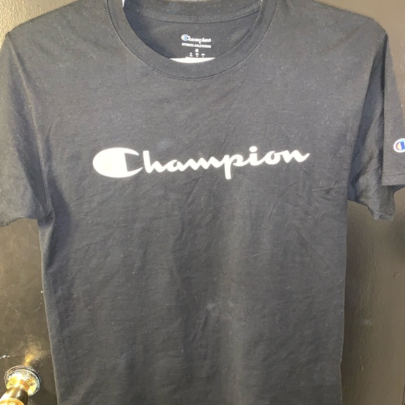 Men’s champion shirt size medium ! - Picture 5 of 5